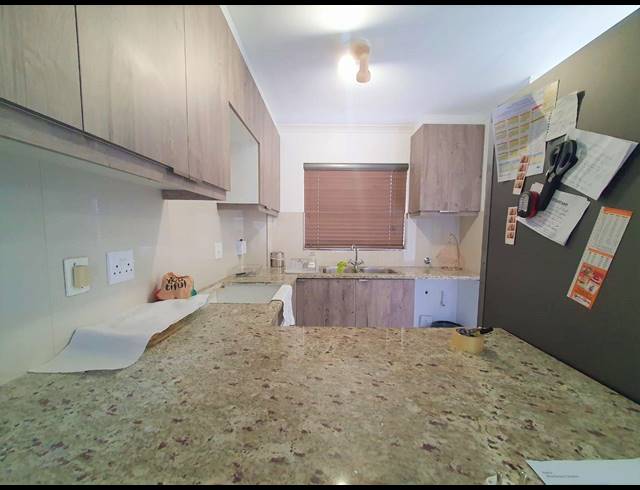 2 BEDROOM APARTMENT TO LET IN TOWNSEND ESTATE
